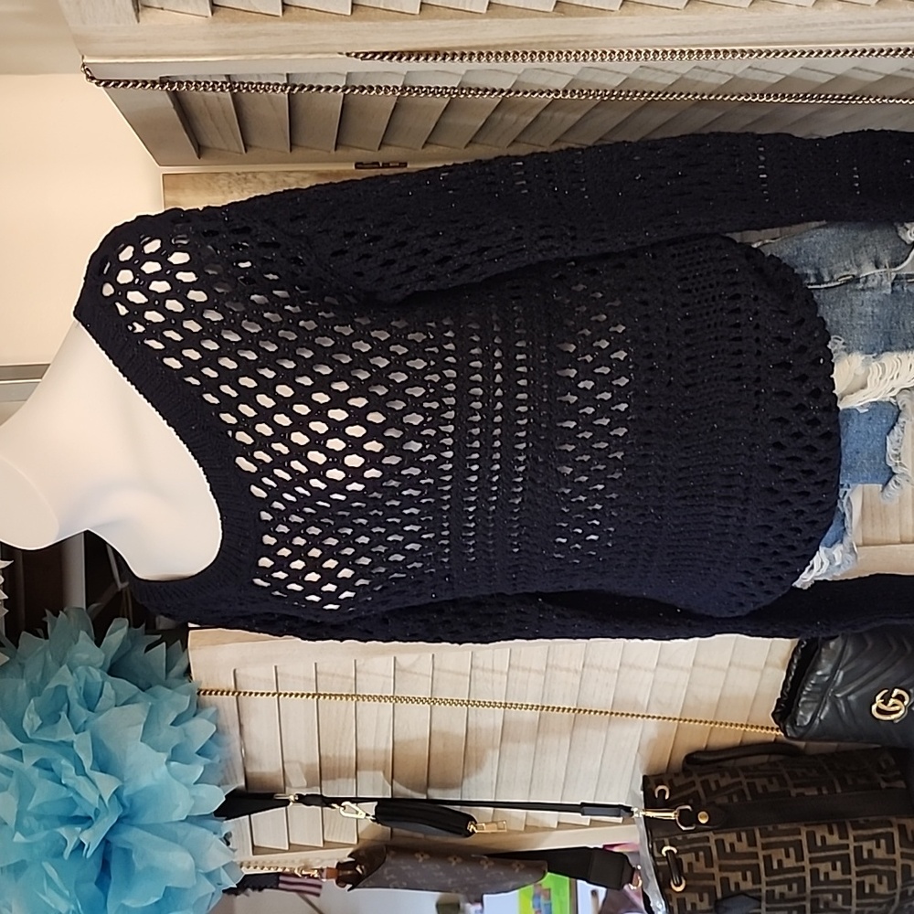 American Eagle brand sweater - Picture 3 of 9